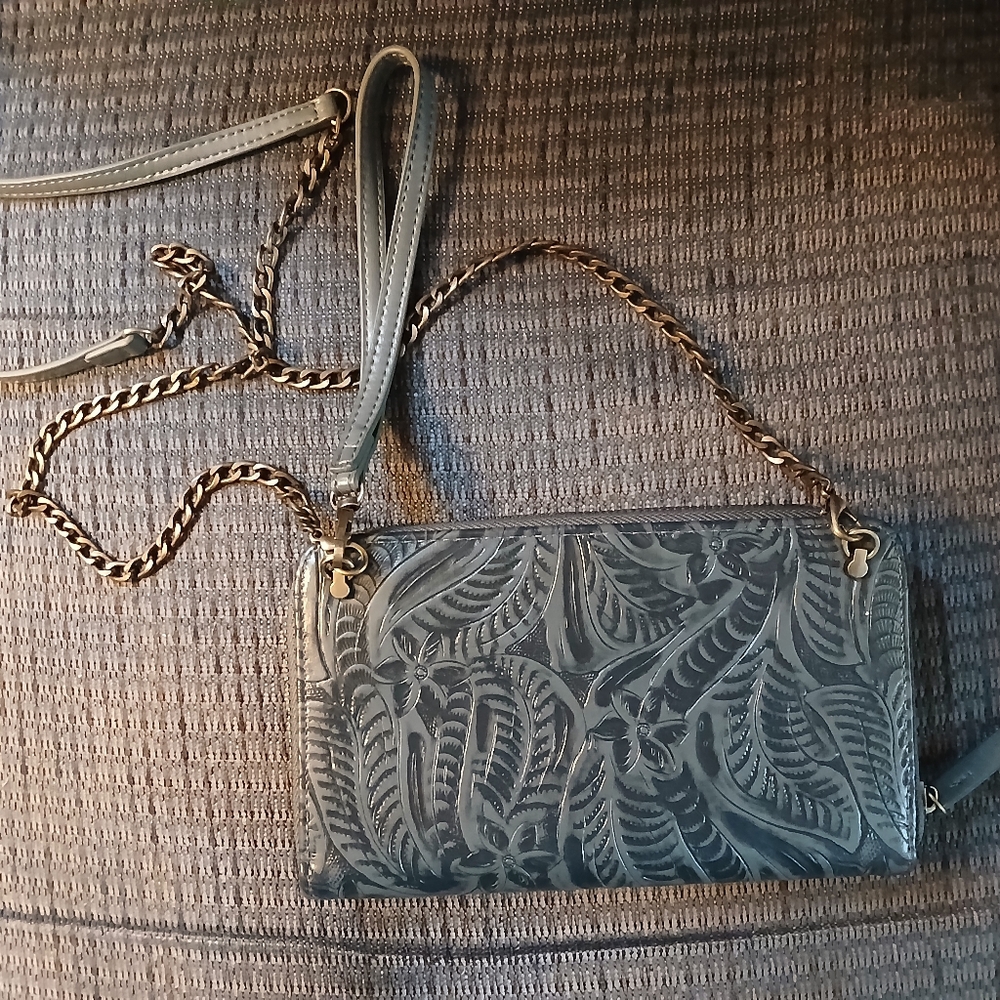Wallet/Crossbody - Picture 2 of 4